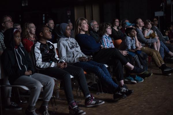 Maunula-film premiere, audience